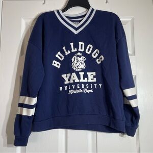 Yale University Bulldogs Navy Sweatshirt Medium
